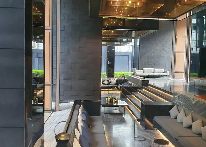 Soi Cowboy Terminal 21 One Minute Walk To Bts And Mrt Coworking Meeting And Desk And Office Chair