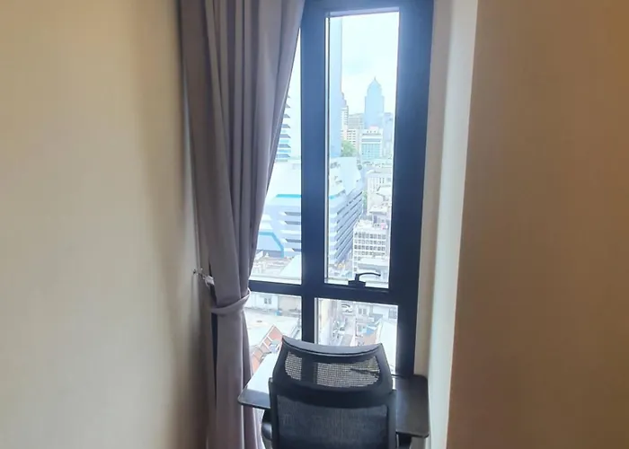 公寓 Soi Cowboy Terminal 21 One Minute Walk To Bts And Mrt Coworking Meeting And Desk And Office Chair 曼谷