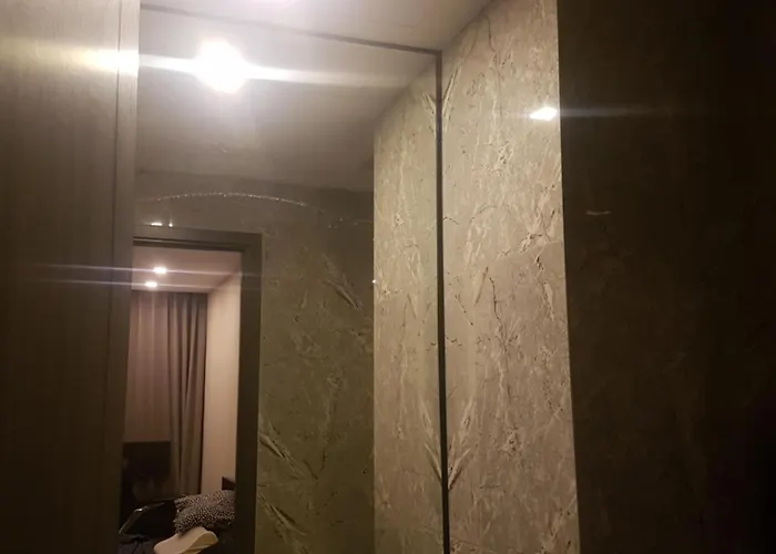 公寓 Soi Cowboy Terminal 21 One Minute Walk To Bts And Mrt Coworking Meeting And Desk And Office Chair 曼谷